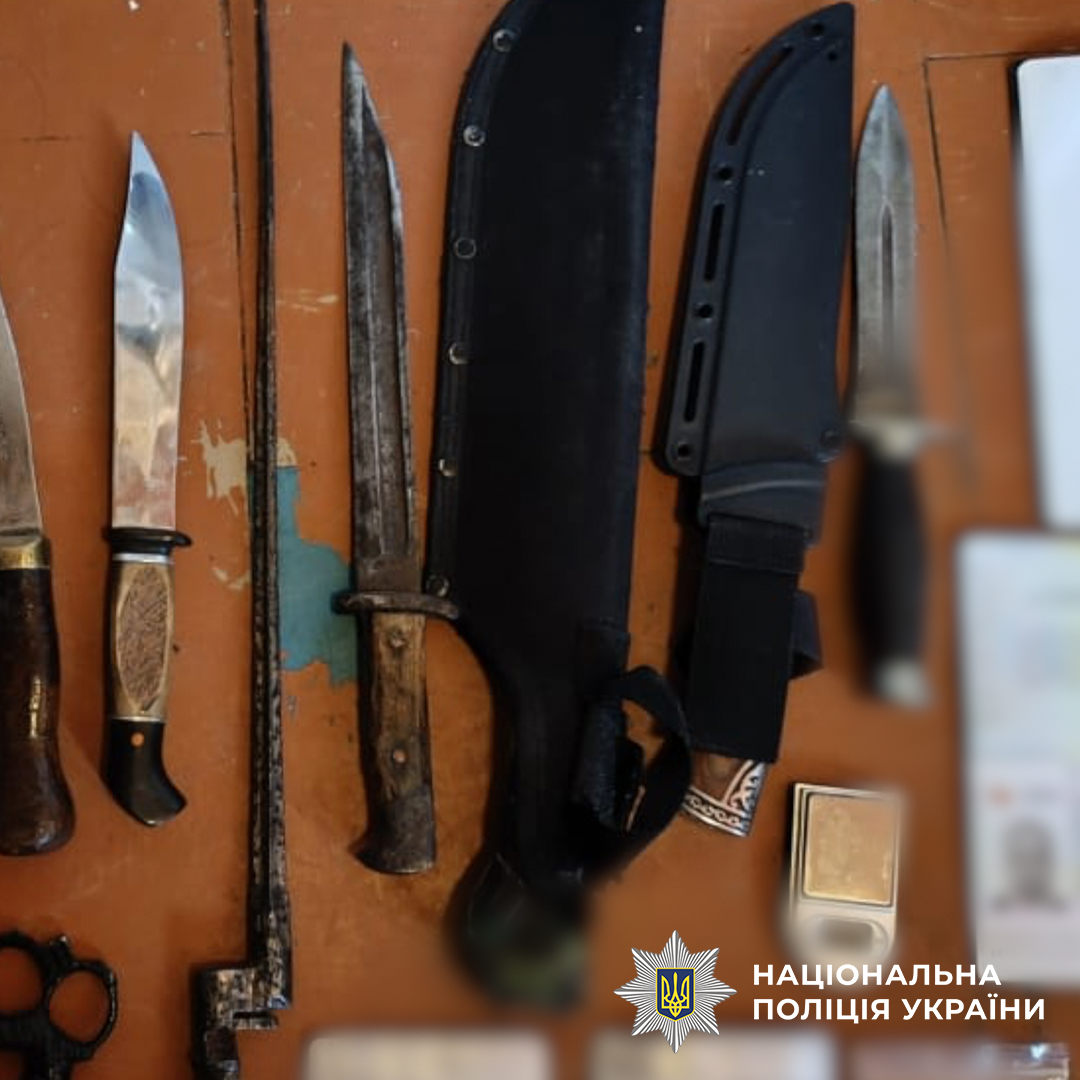 Кіберполіцейські викрили злочинне угруповання, причетне до серії вимагань, крадіжок та розбоїв