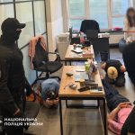 Кіберполіція Києва викрила шахрайський кол-центр, який ошукав десятки громадян США на понад 500 тисяч доларів